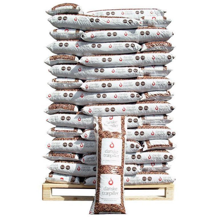 Palle med danske træpiller 6 mm Palle med sække danske træpiller til opvarmning