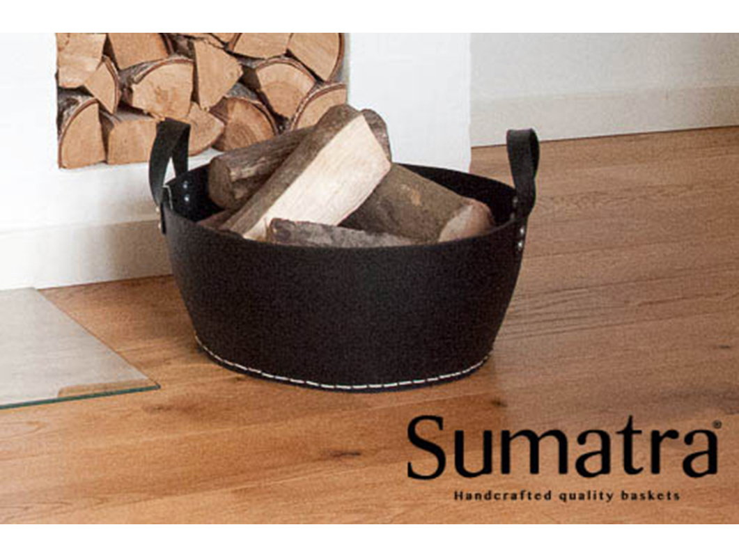 Elegant Sumatra brændeholder i brunt læder