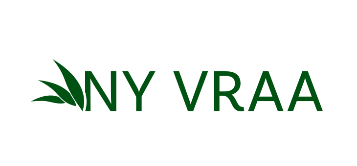 NY VRAA logo med grønt bladmotiv Logo: NY VRAA i grøn tekst med bladmotiv til venstre