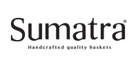 Sumatra logo: brandlogo med teksten 'Handcrafted quality baskets' – håndlavede kvalitetskurve Sumatra logo – brandnavn med tagline 'Handcrafted quality baskets', logo for håndlavede kvalitetskurve